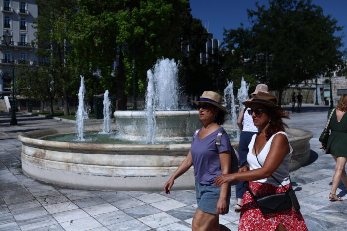 Καιρός σήμερα: 38άρια και δυνατοί άνεμοι έως 9 μποφόρ στα πελάγη