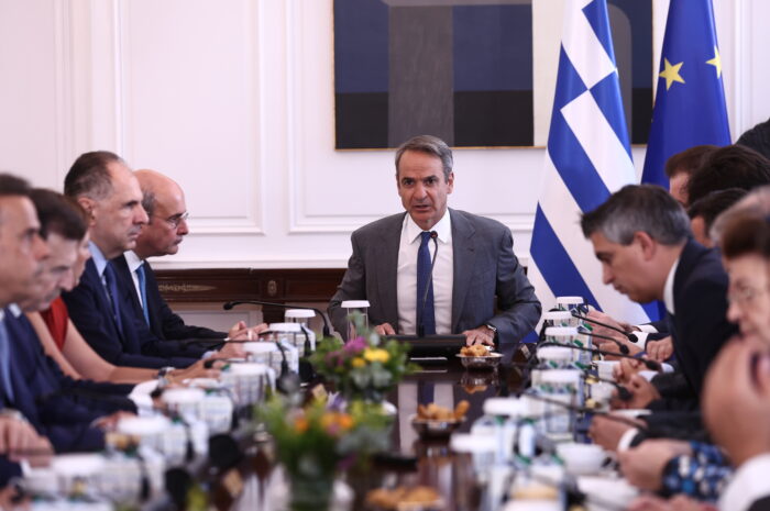 Κυριάκος Μητσοτάκης: Αυξάνεται στα 6.000 ευρώ το αφορολόγητο όριο στα φιλοδωρήματα