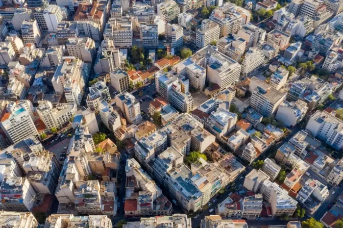 Ανακαίνιση κατοικίας: Διευρύνονται τα κριτήρια επιλέξιμότητας – Μεγαλώνει η περίμετρος για τα κλειστά ακίνητα