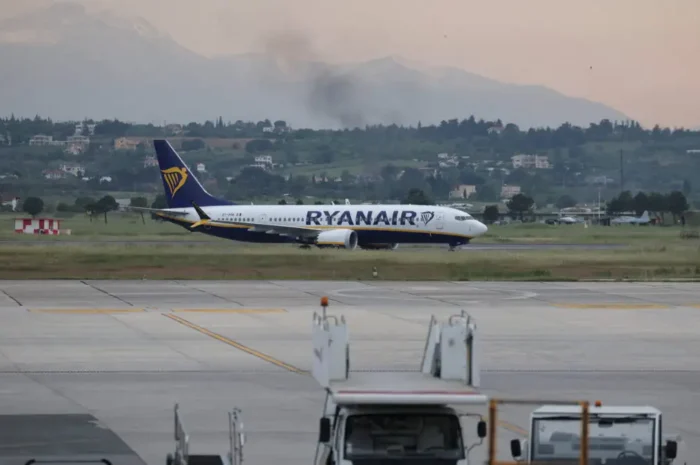 Ryanair: Σφοδρή επίθεση για βλάβες στο ελληνικό σύστημα εναέριας κυκλοφορίας και καθυστερήσεις πτήσεων – «Επηρεάστηκαν 7.000 επιβάτες»