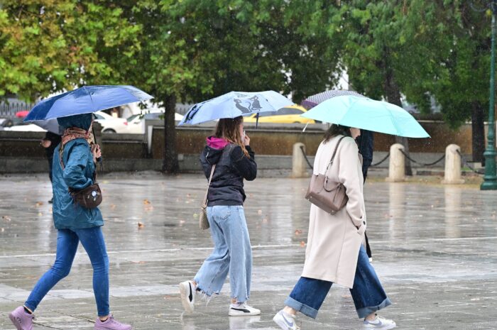 Καιρός: Επικίνδυνες καταιγίδες μέχρι το βράδυ της Τετάρτης – Στο επίκεντρο 5 περιοχές