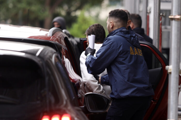 Πλάκα: Τα ρίχνει ο ένας στον άλλον για τη φονική έκρηξη – Οι 3 ύποπτοι είχαν πάνω από 50 συλλήψεις